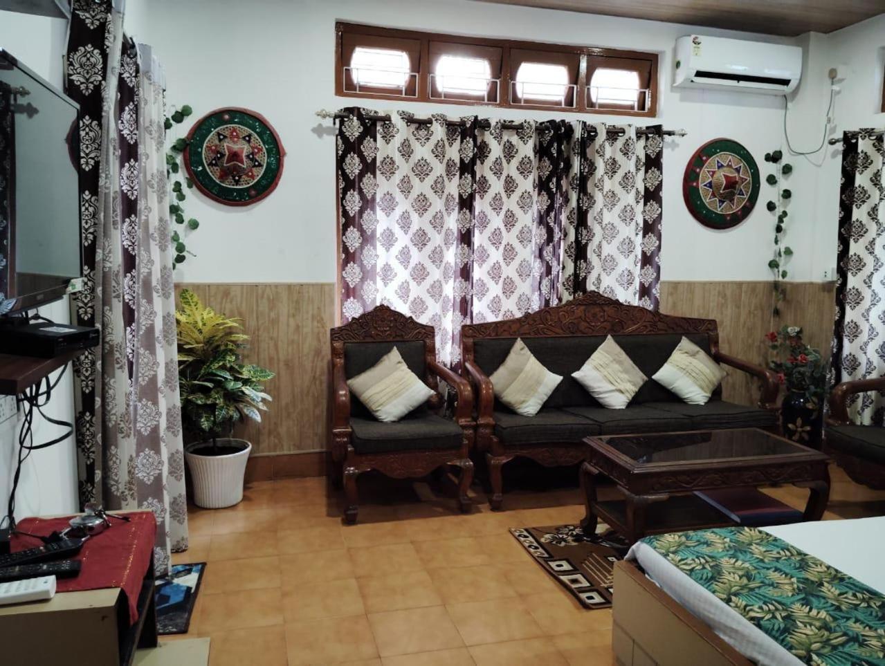 Amazing Homestay Guwahati Exterior foto